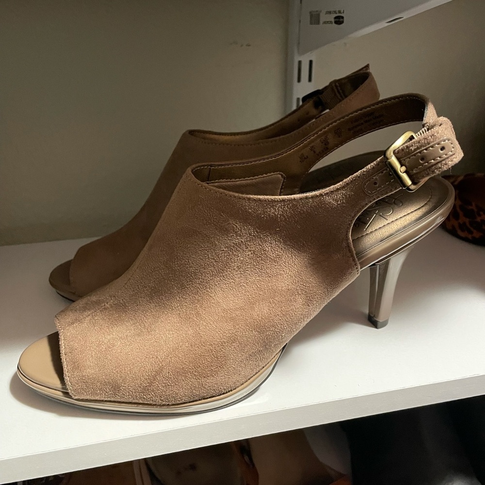 Sandal
